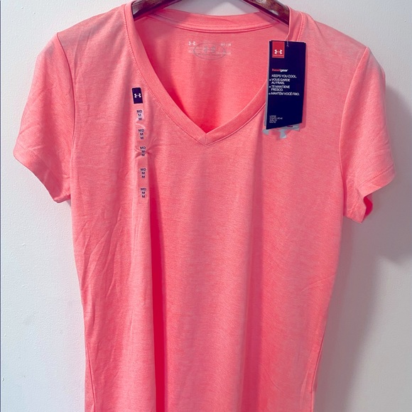 NWT Under Armour T-Shirt Medium - Picture 2 of 4